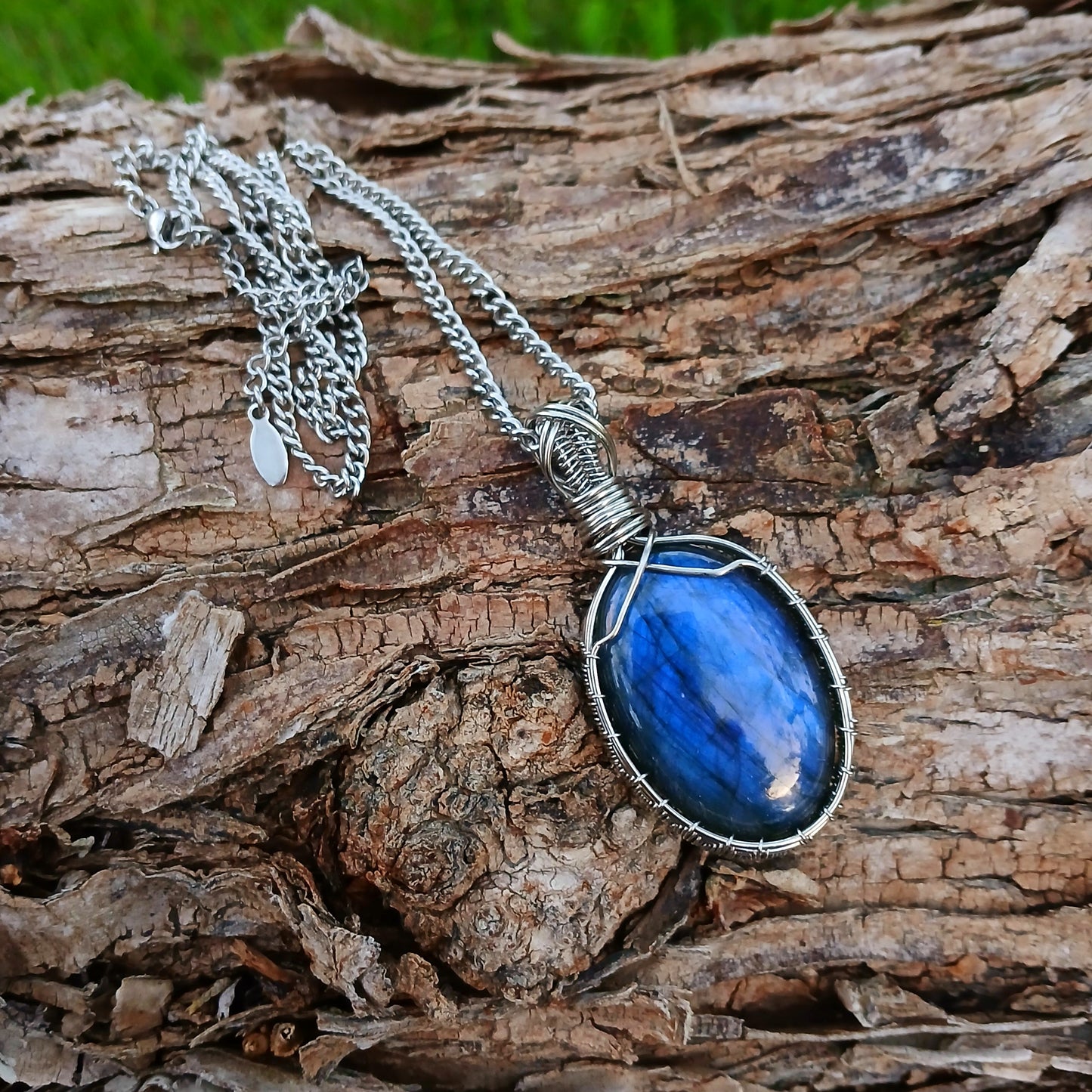 Colar "Pine tree" de Labradorite Azul - Coleção de Outono