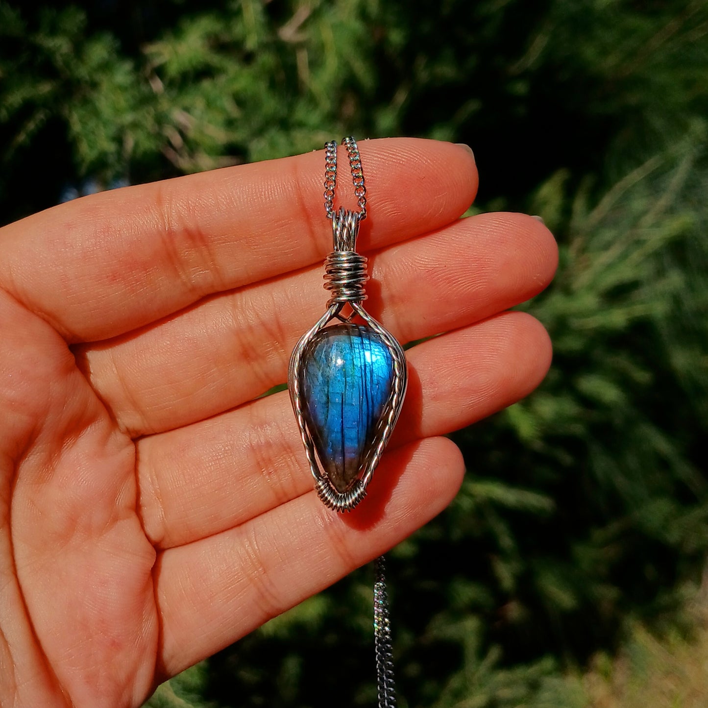 Colar "Arrow" de Labradorite azul - Coleção de Outono