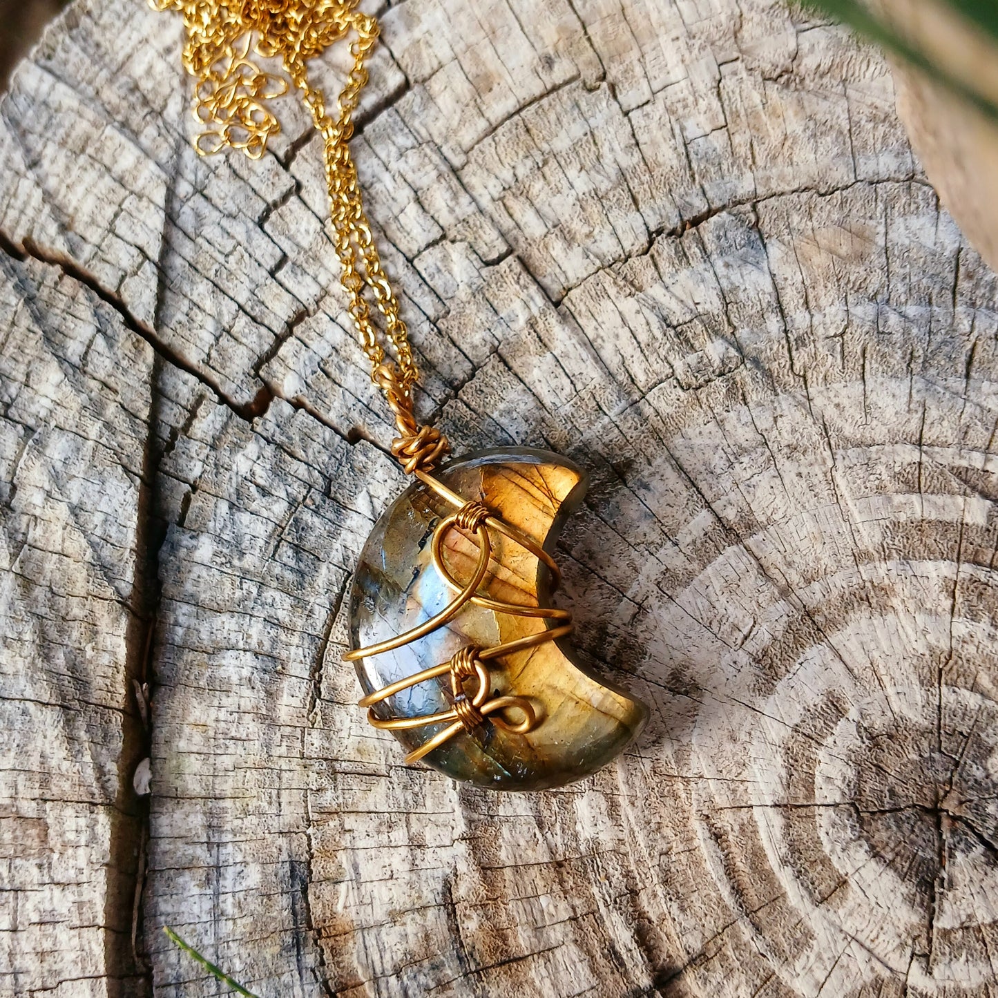 Colar "Moon" de Labradorite Ouro 18K - Coleção de Outono