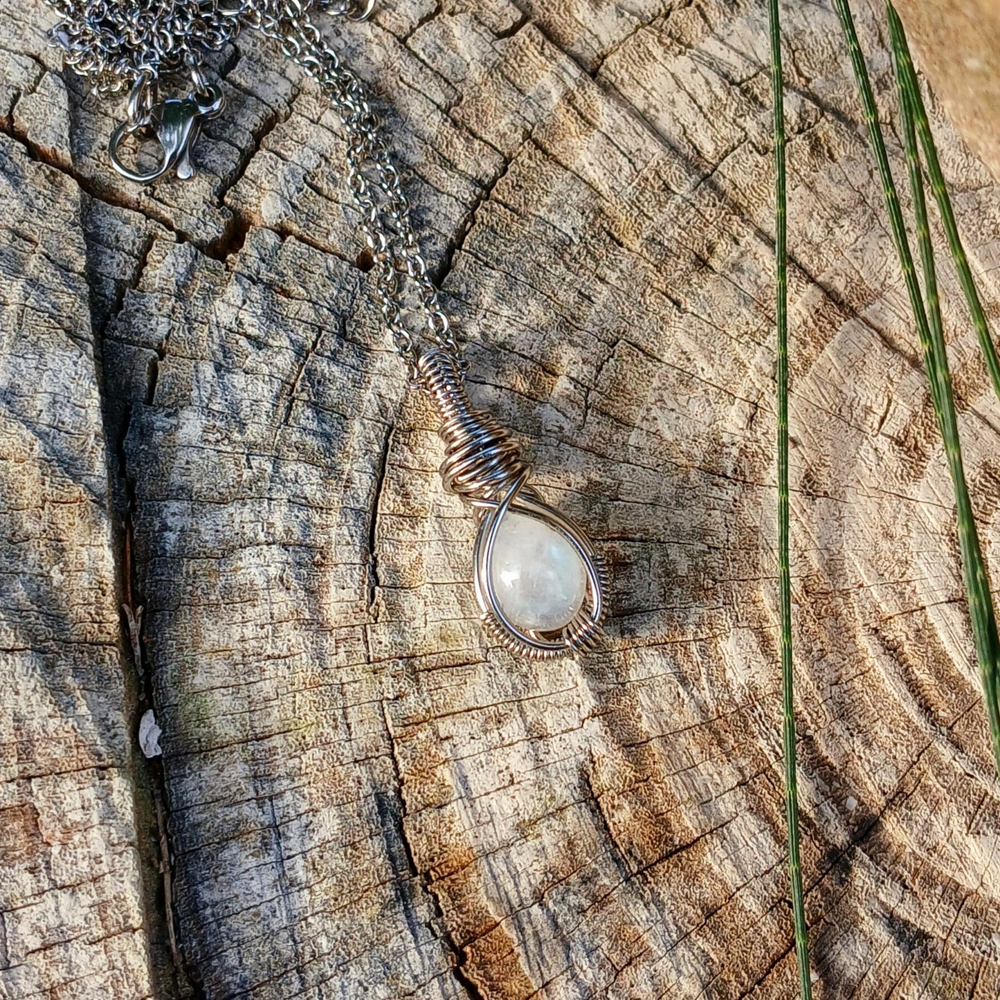 Mini Colar "Classic" de Pedra da Lua - Coleção de Outono