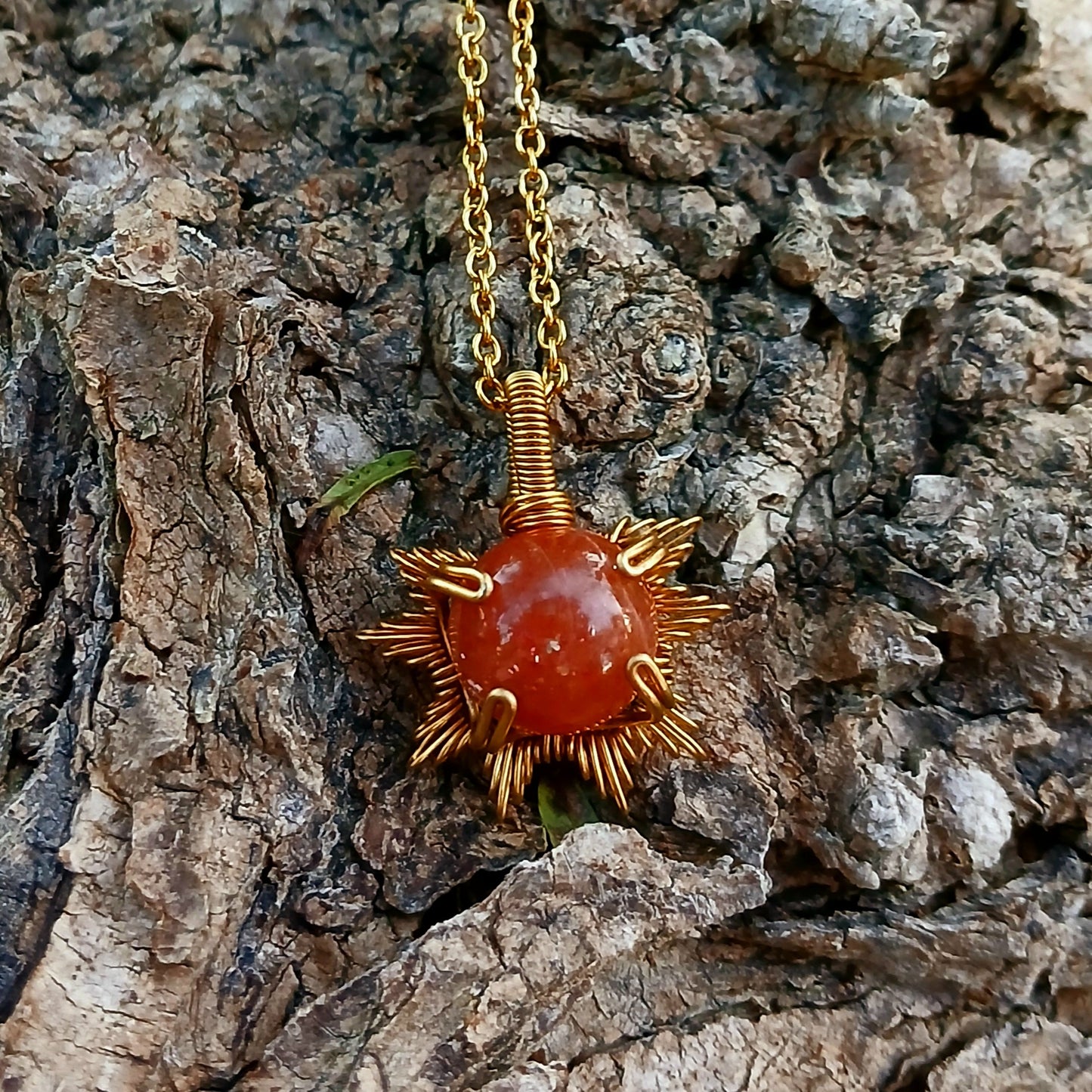 Colar "Sun" de Pedra do sol Ouro 18K - Coleção de Outono