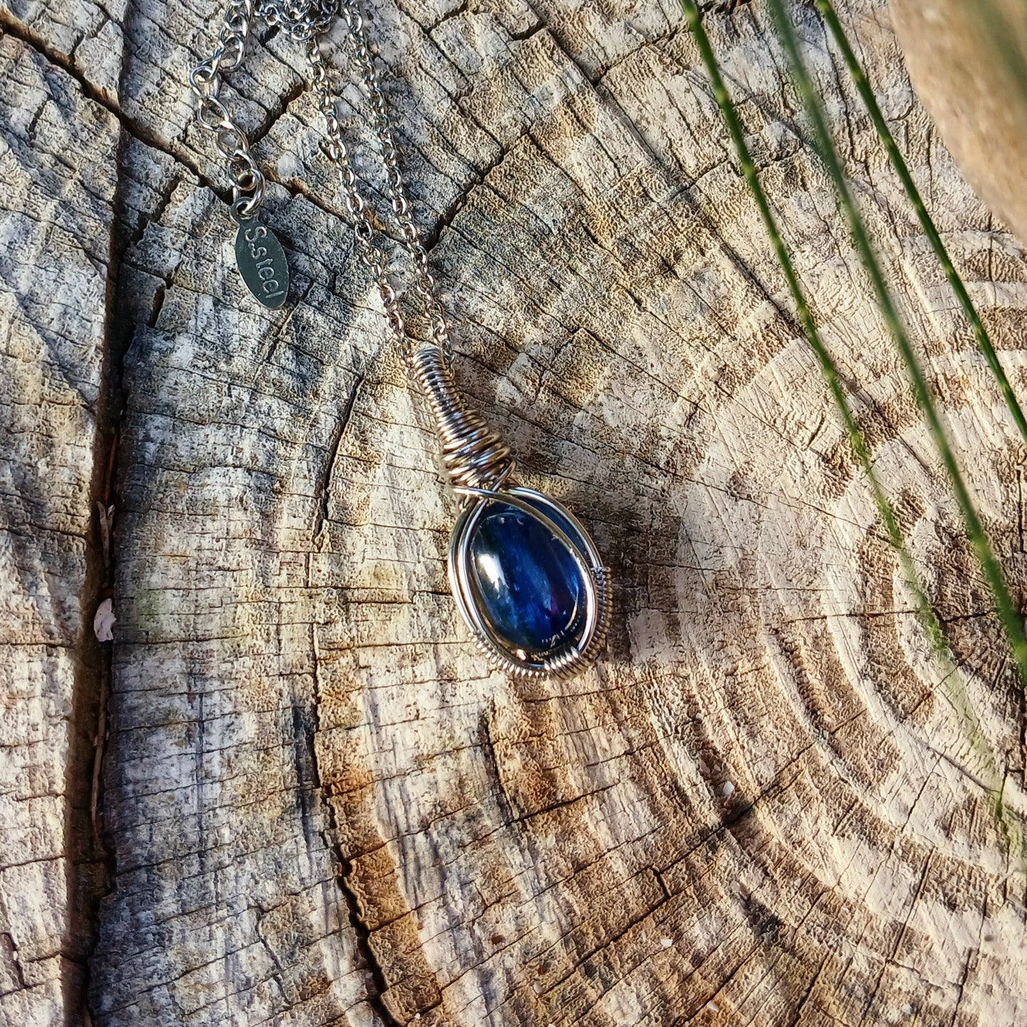 Mini Colar "Classic" de Cianite Azul - Coleção de Outono