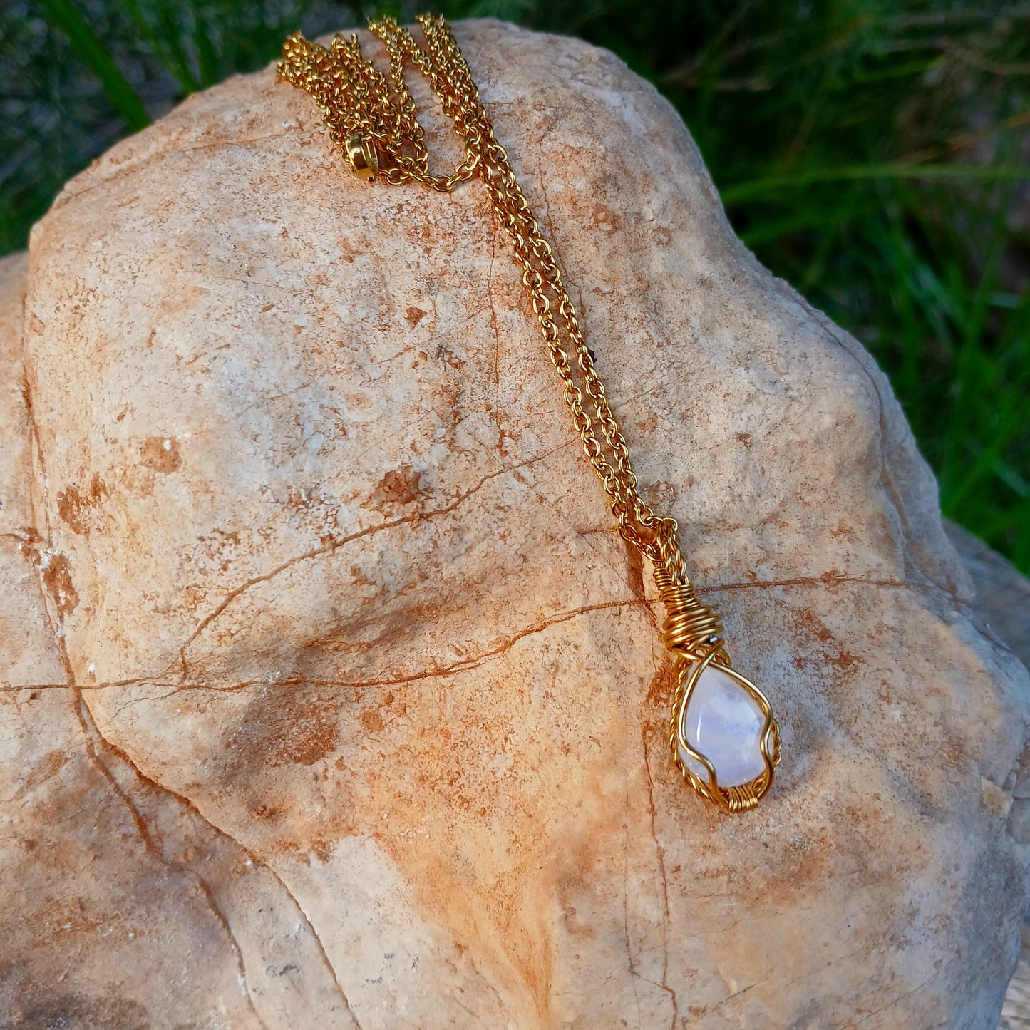 Mini Colar "Classic One" de Pedra da Lua Ouro 18K - Coleção de Outono