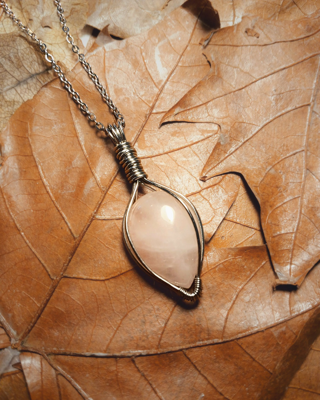 Colar "Forever Arrow" de Quartzo Rosa