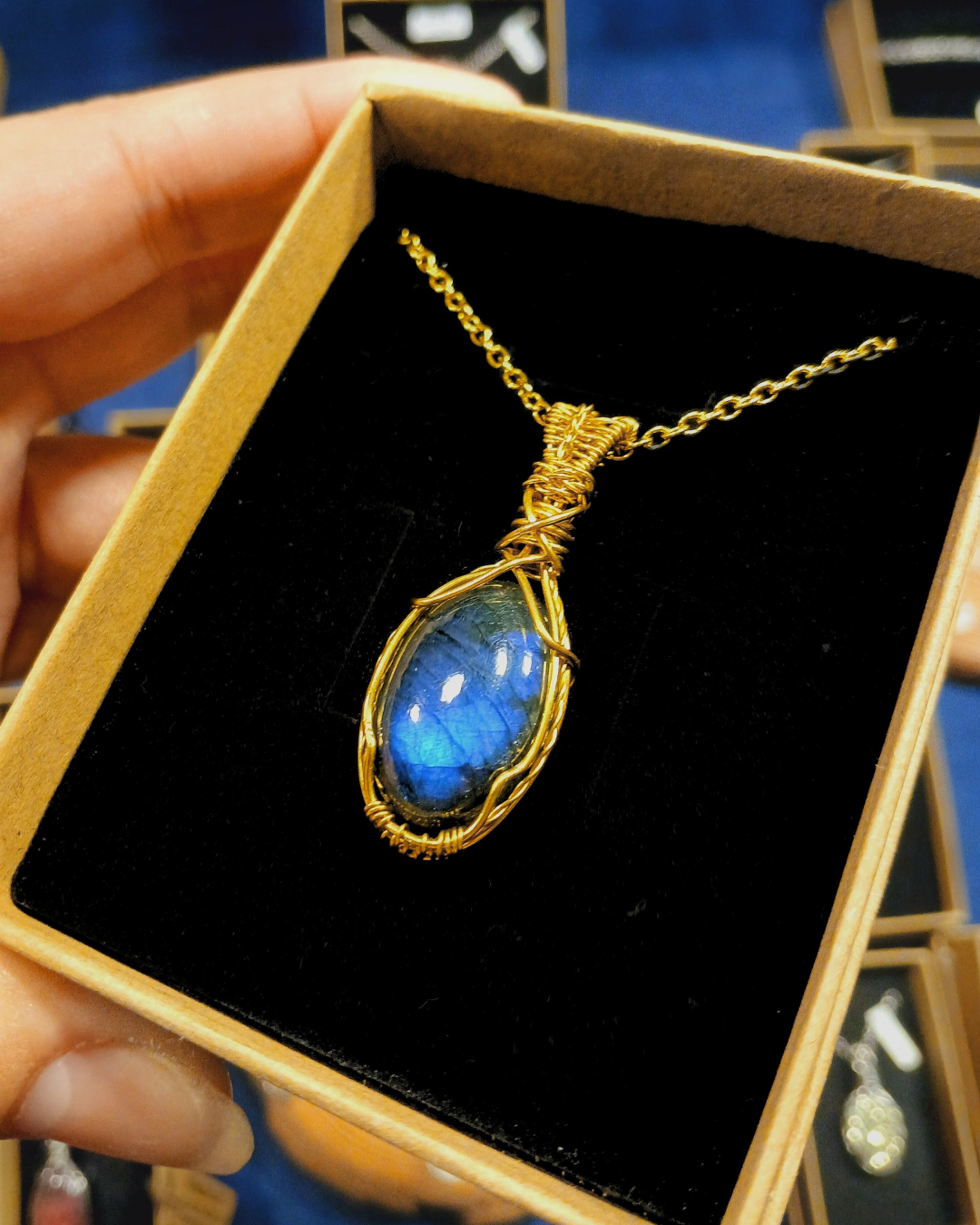 Colar "Crown" de Labradorite Azul- Ouro 18K