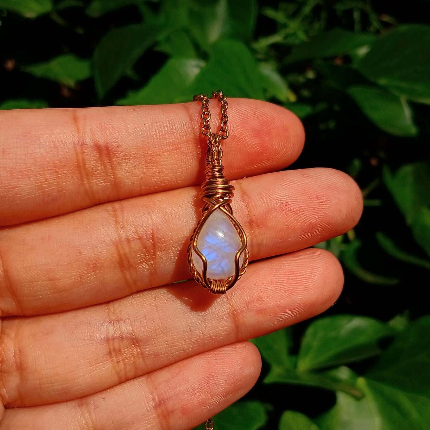 Mini Colar "Classic One" de Pedra da Lua Ouro 18K - Coleção de Outono