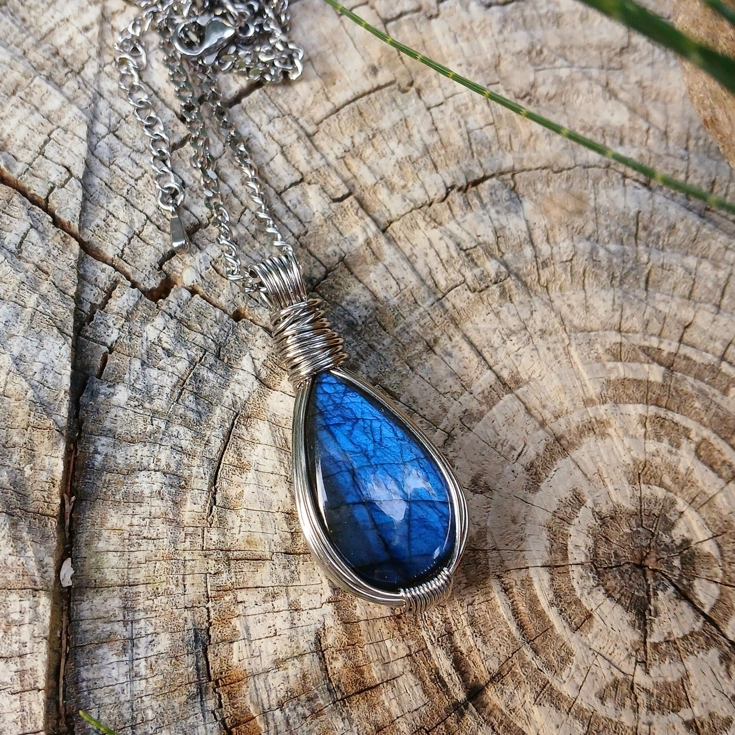 Colar "Forever" de Labradorite azul - Coleção de Outono