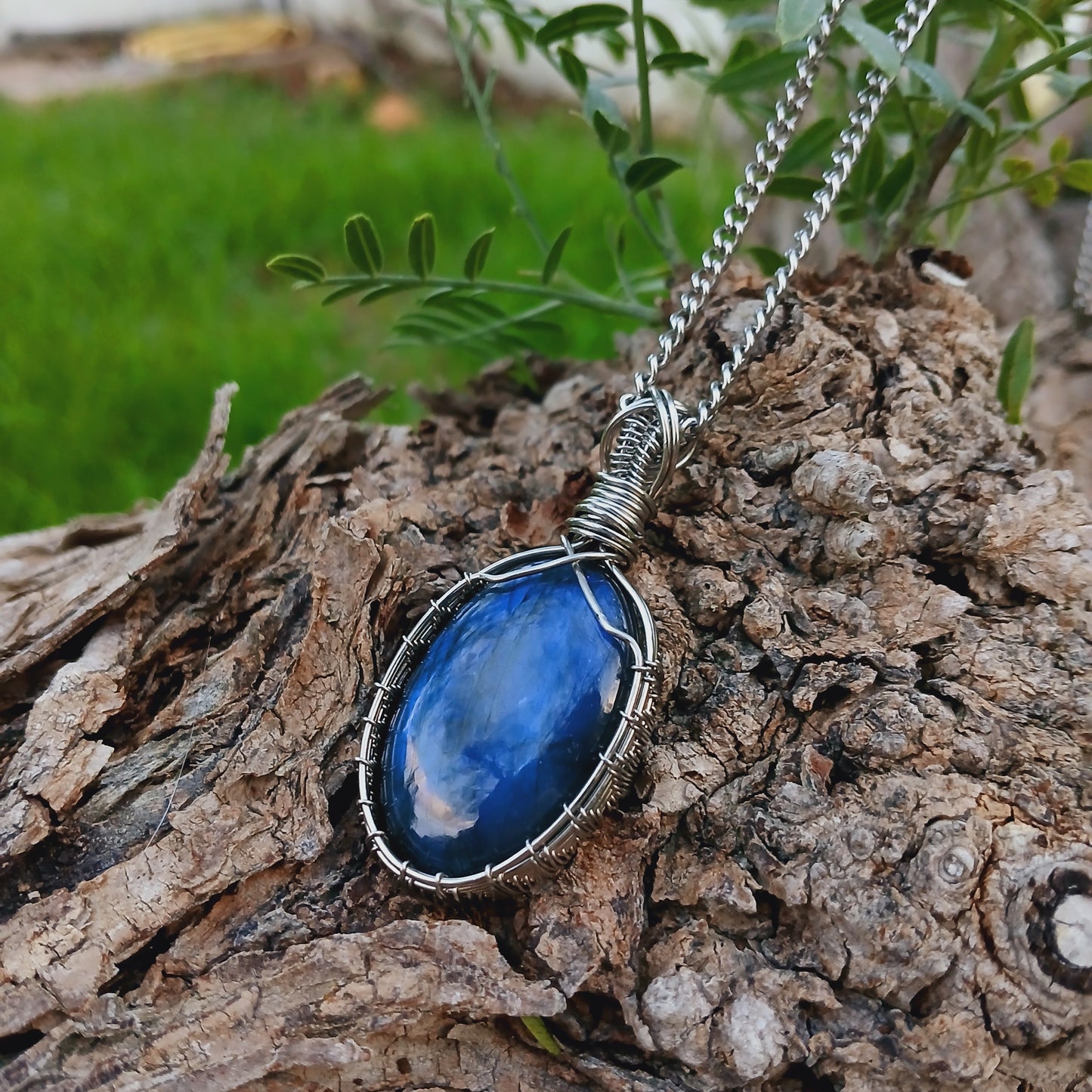 Colar "Pine tree" de Labradorite Azul - Coleção de Outono