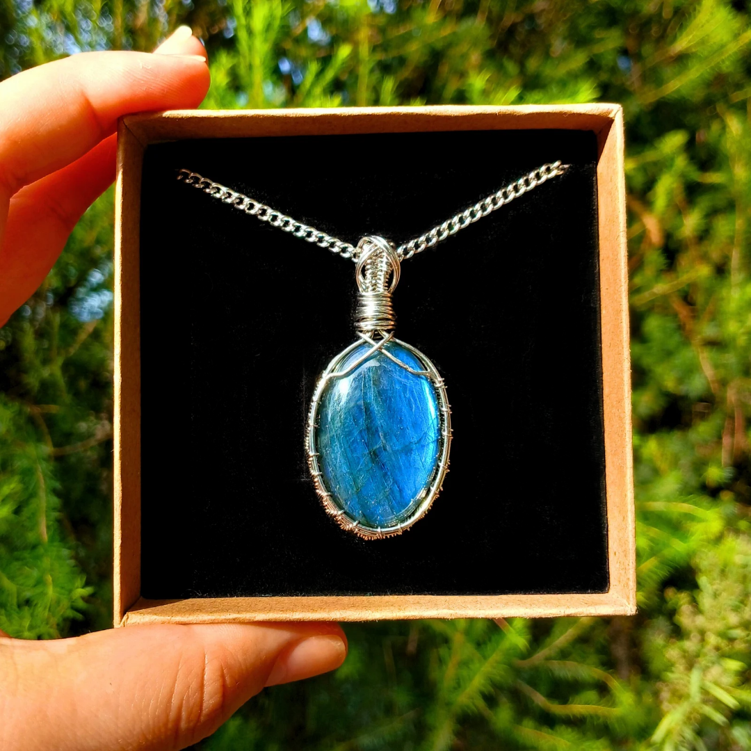 Colar "Pine tree" de Labradorite Azul - Coleção de Outono