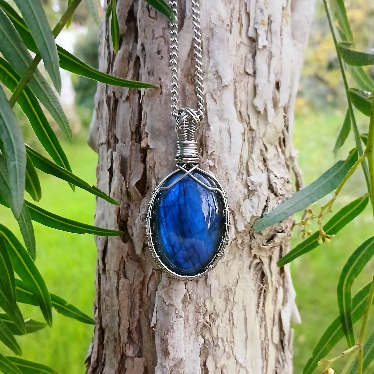 Colar "Pine tree" de Labradorite Azul - Coleção de Outono