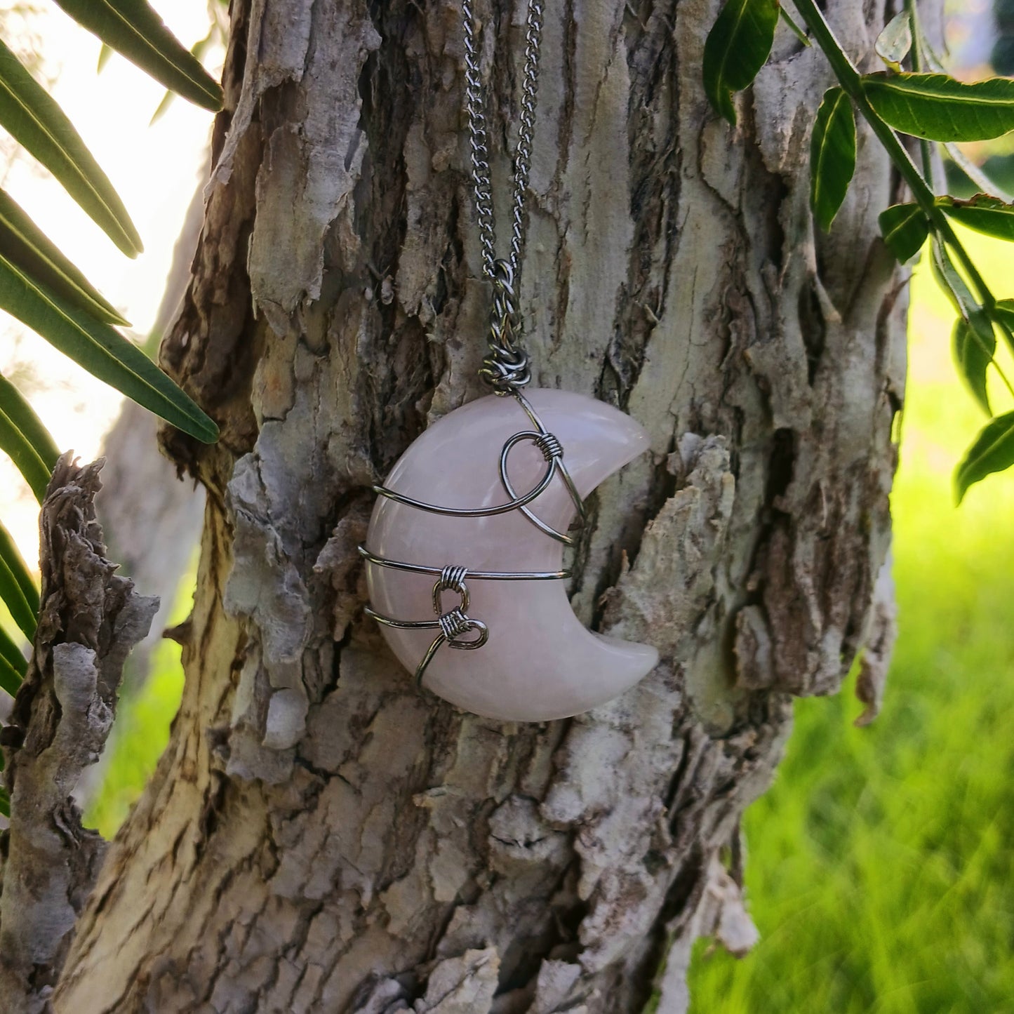 Colar "Moon" de Quartzo Rosa - Coleção de Outono