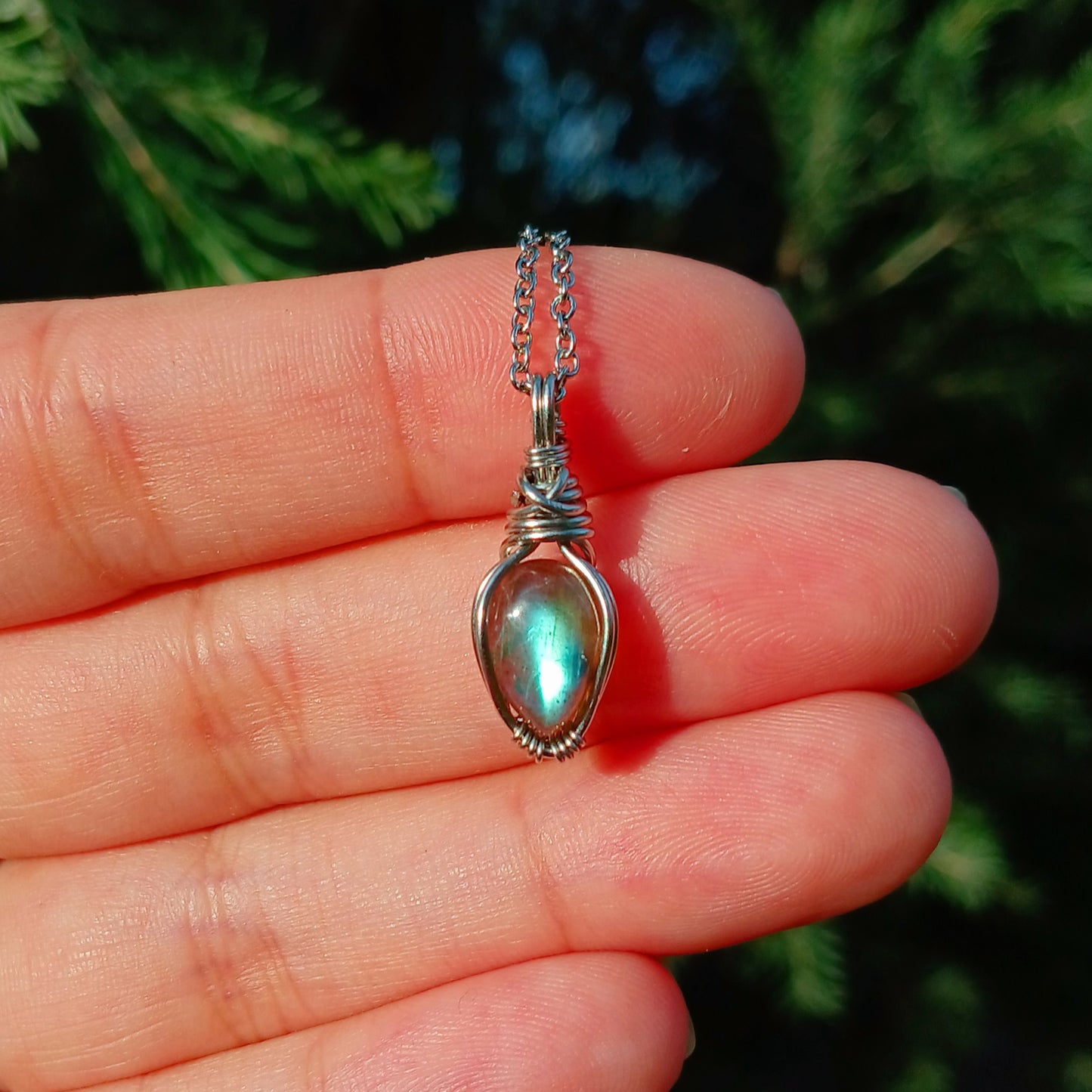 Mini Colar "X One" de Labradorite verde - Coleção de Outono