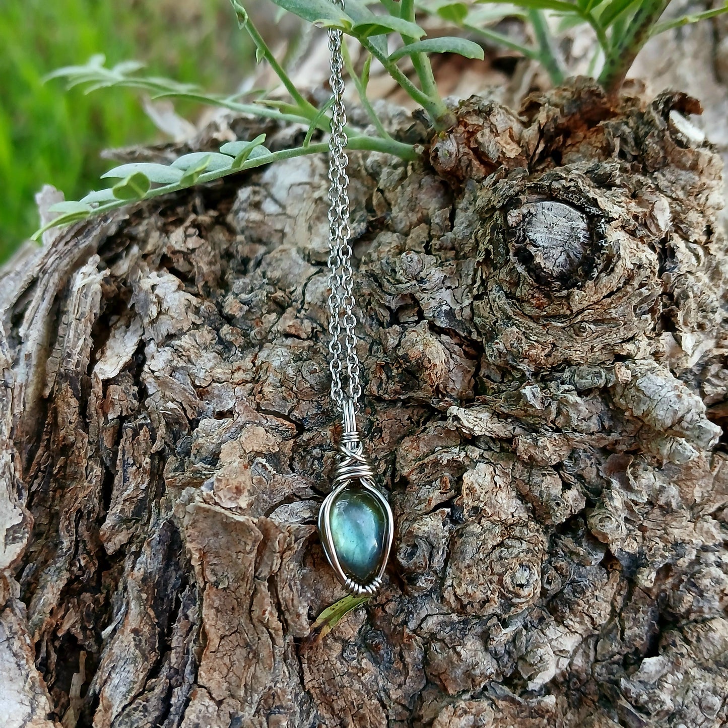 Mini Colar "X One" de Labradorite verde - Coleção de Outono