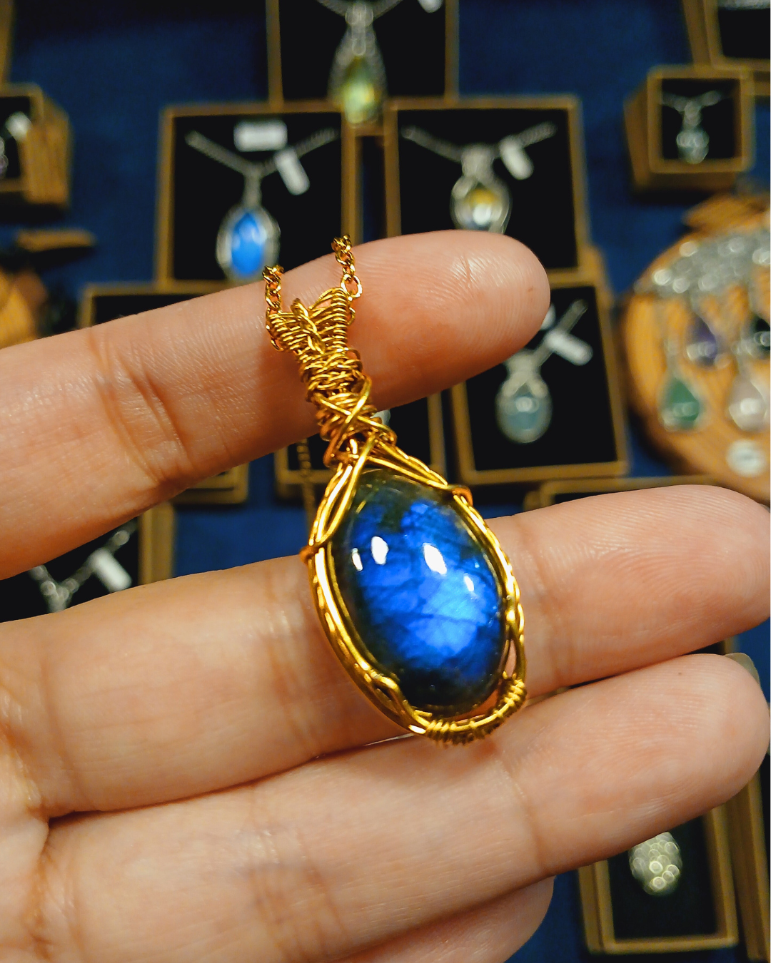 Colar "Crown" de Labradorite Azul- Ouro 18K