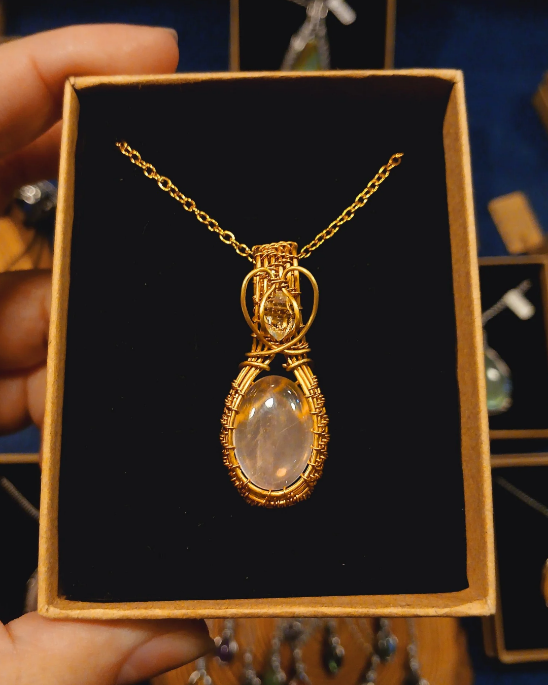 Colar "Victorian Heart" de Quartzo Rosa e Diamante de Herkimer - Ouro 18K