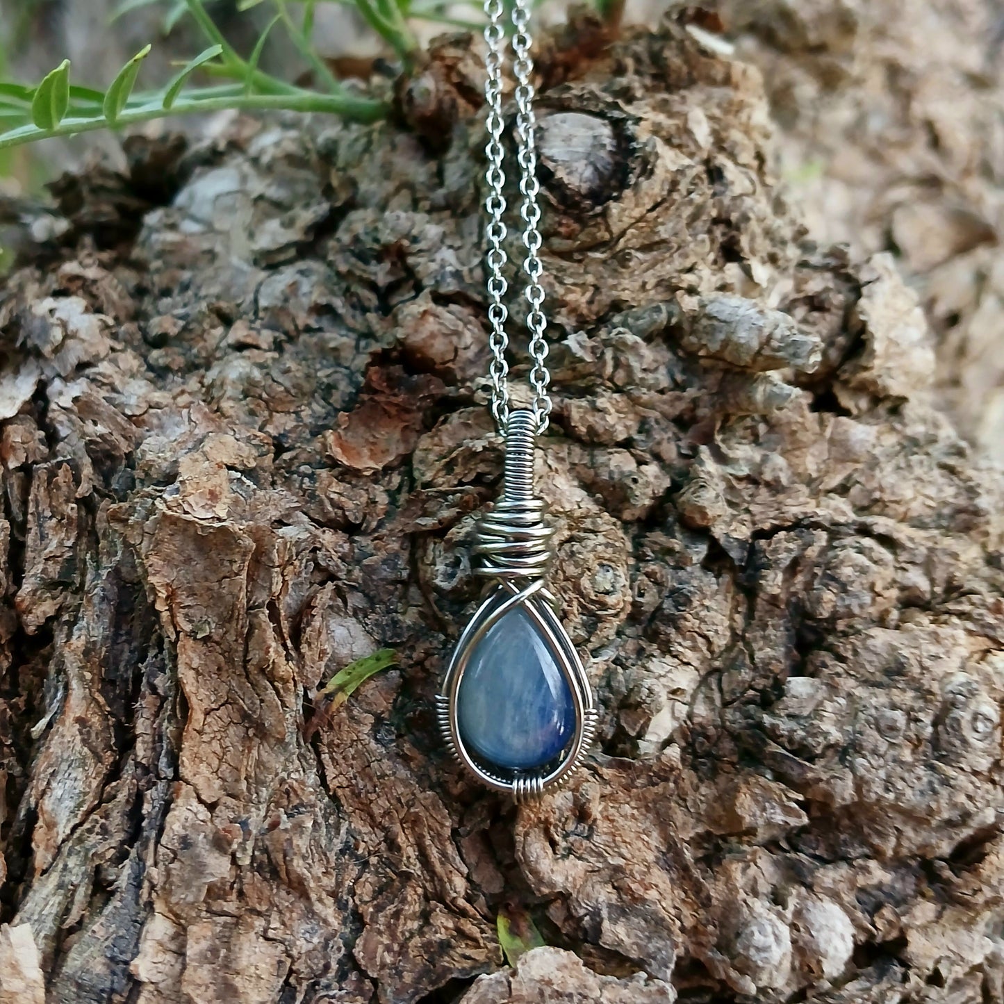 Mini Colar "Classic" de Cianite Azul - Coleção de Outono