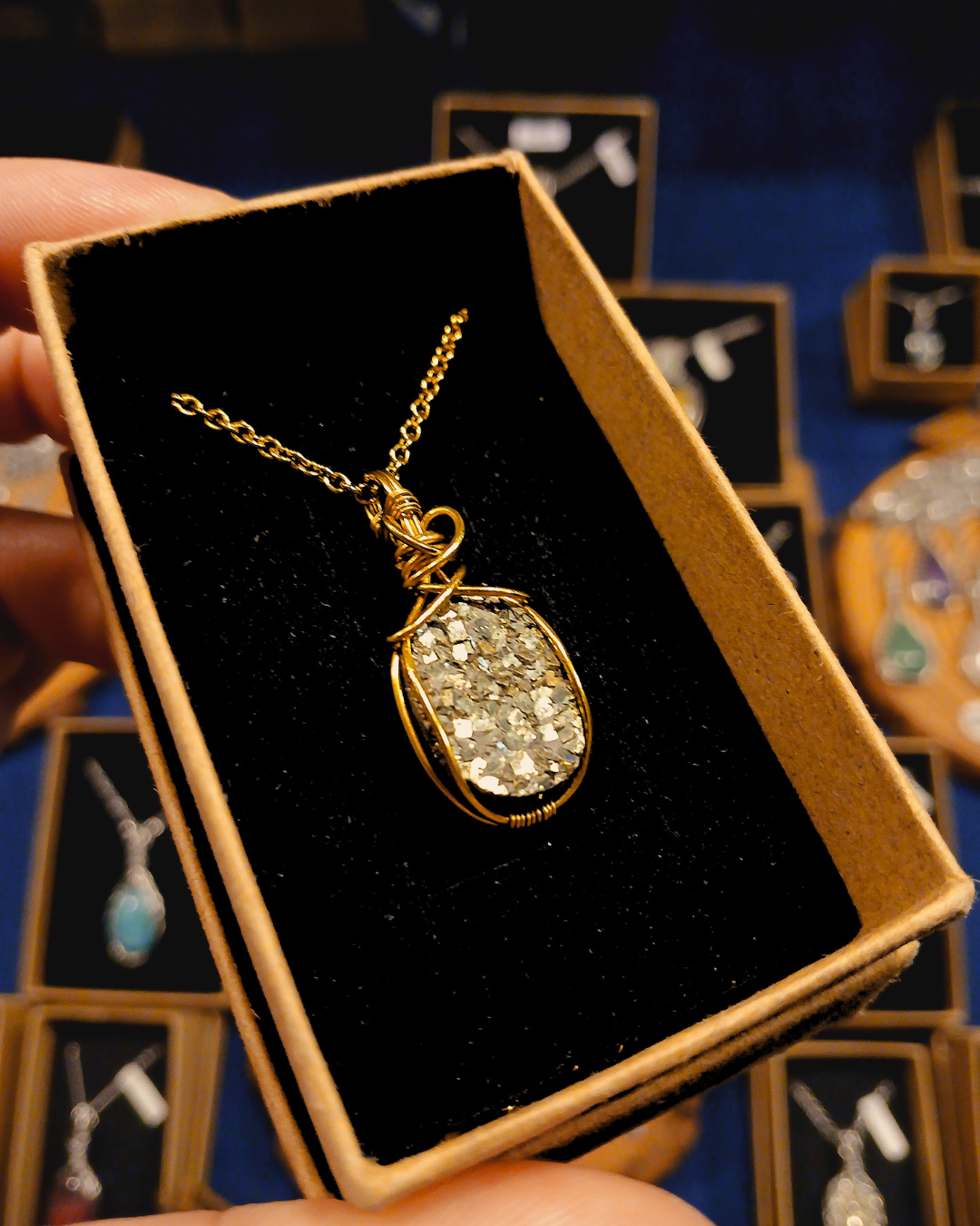 Colar "X" de Pirite em Bruto - Ouro 18K