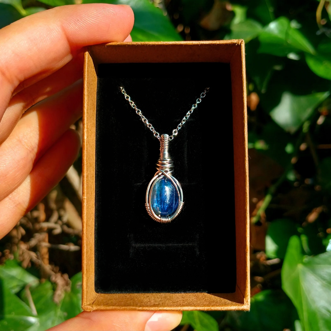 Mini Colar "Classic" de Cianite Azul - Coleção de Outono