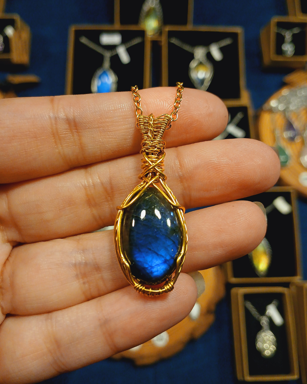 Colar "Crown" de Labradorite Azul- Ouro 18K