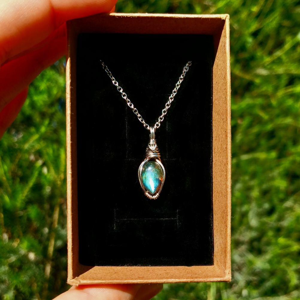 Mini Colar "X One" de Labradorite verde - Coleção de Outono