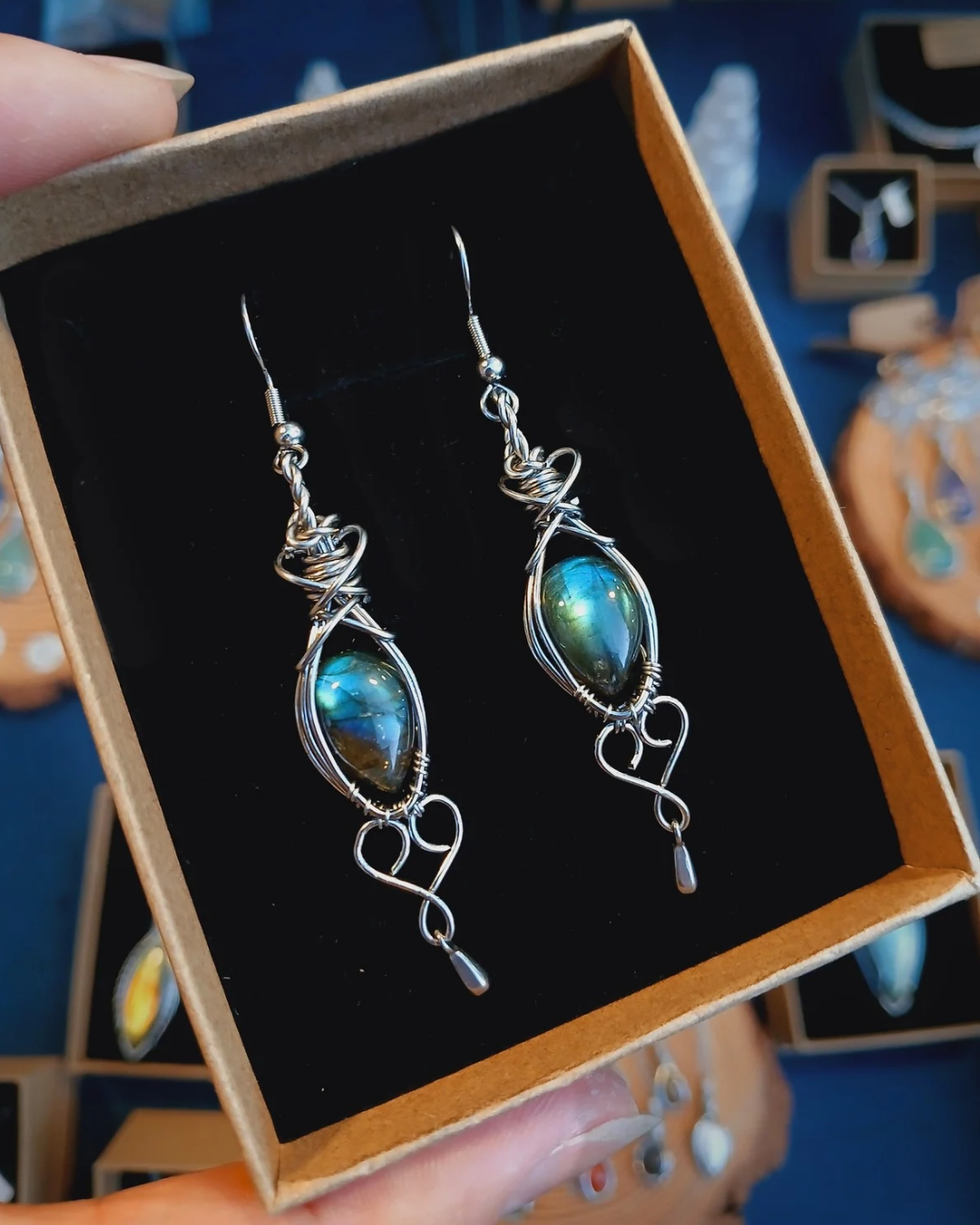 Brinco "Heart" Labradorite Multicolor