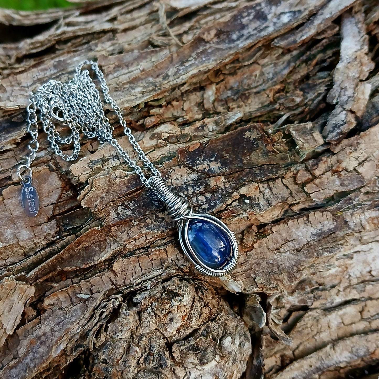 Mini Colar "Classic" de Cianite Azul - Coleção de Outono