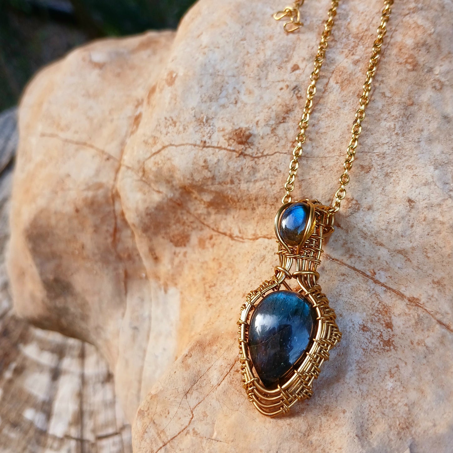 Colar "Victorian" de Labradorite Azul Ouro 18K - Coleção de Outono