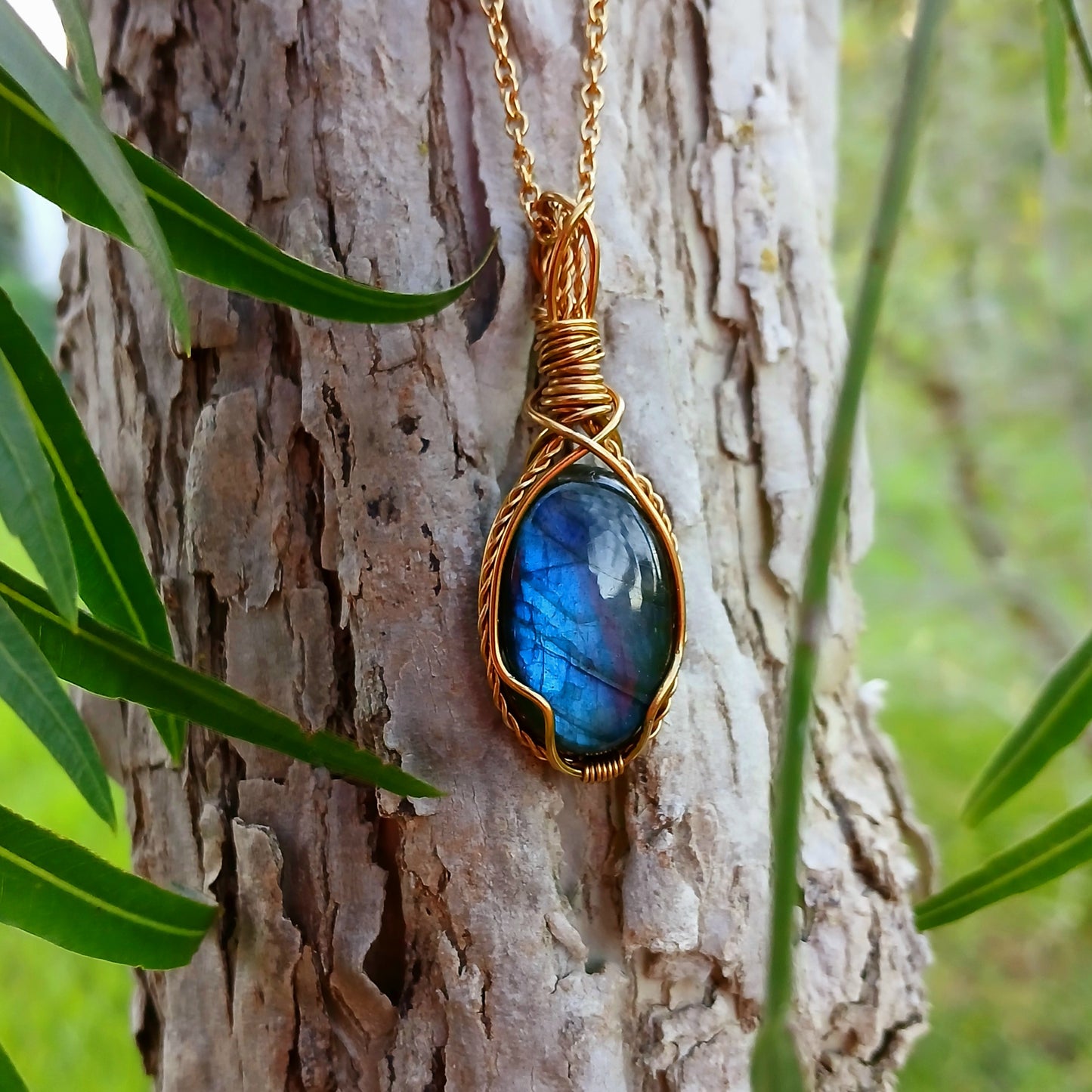Colar "Classic One" de Labradorite Ouro 18K - Coleção de Outono