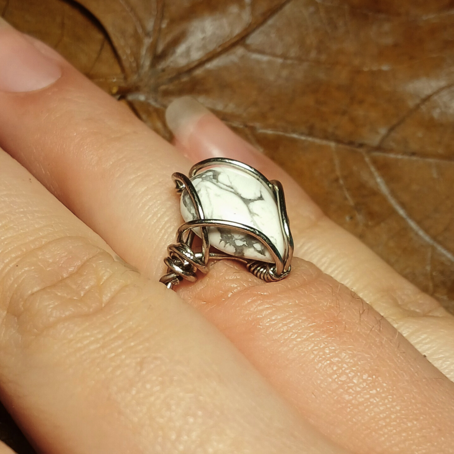 Howlite Ring - Braided Band