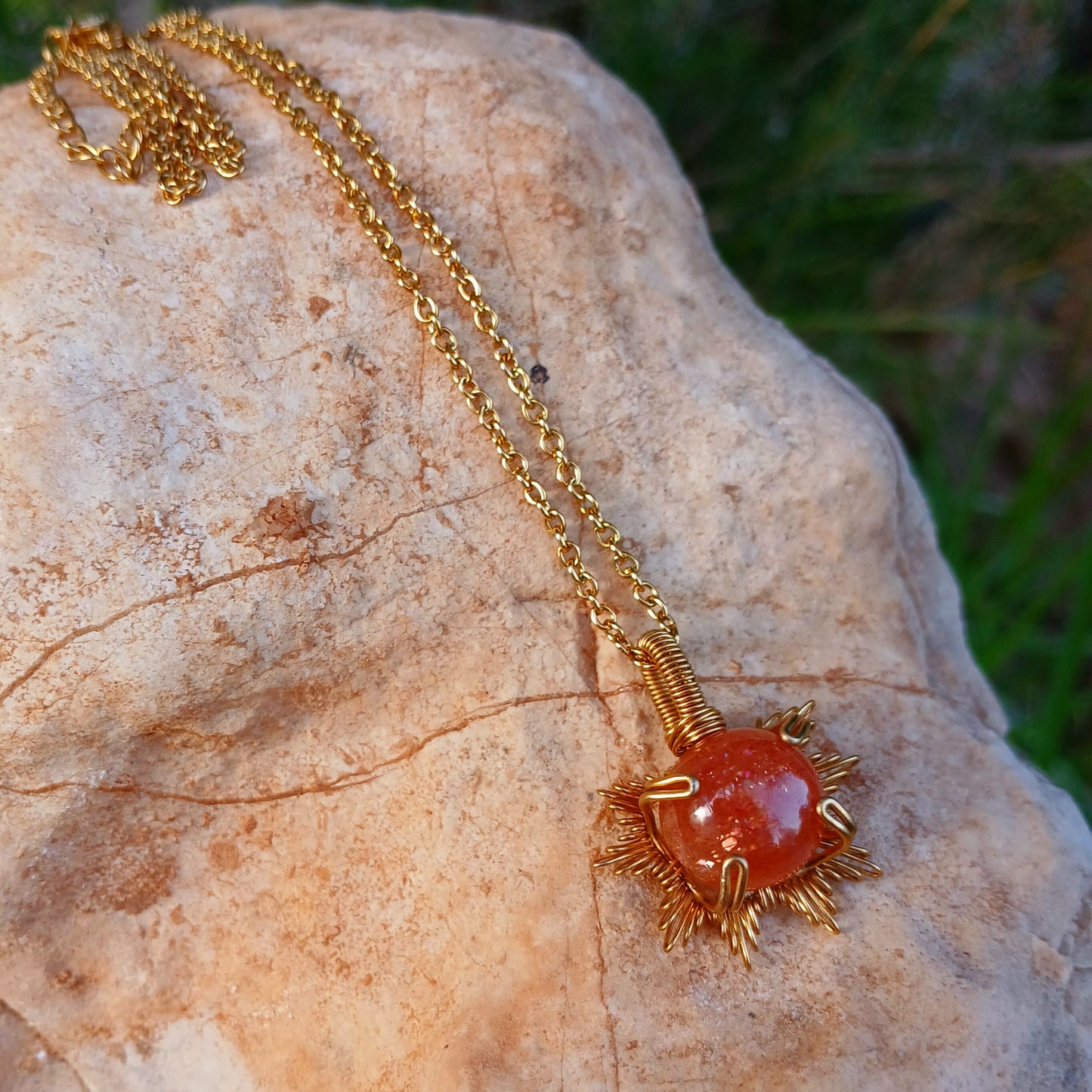 Colar "Sun" de Pedra do sol Ouro 18K - Coleção de Outono