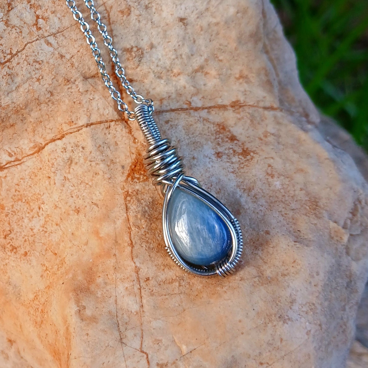 Mini Colar "Classic" de Cianite Azul - Coleção de Outono
