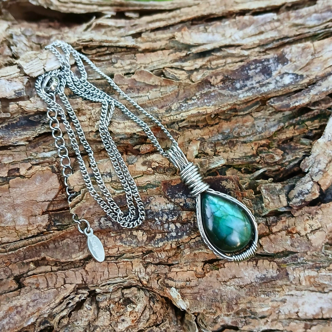 Mini Colar "Forever One" de Labradorite verde - Coleção de Outono