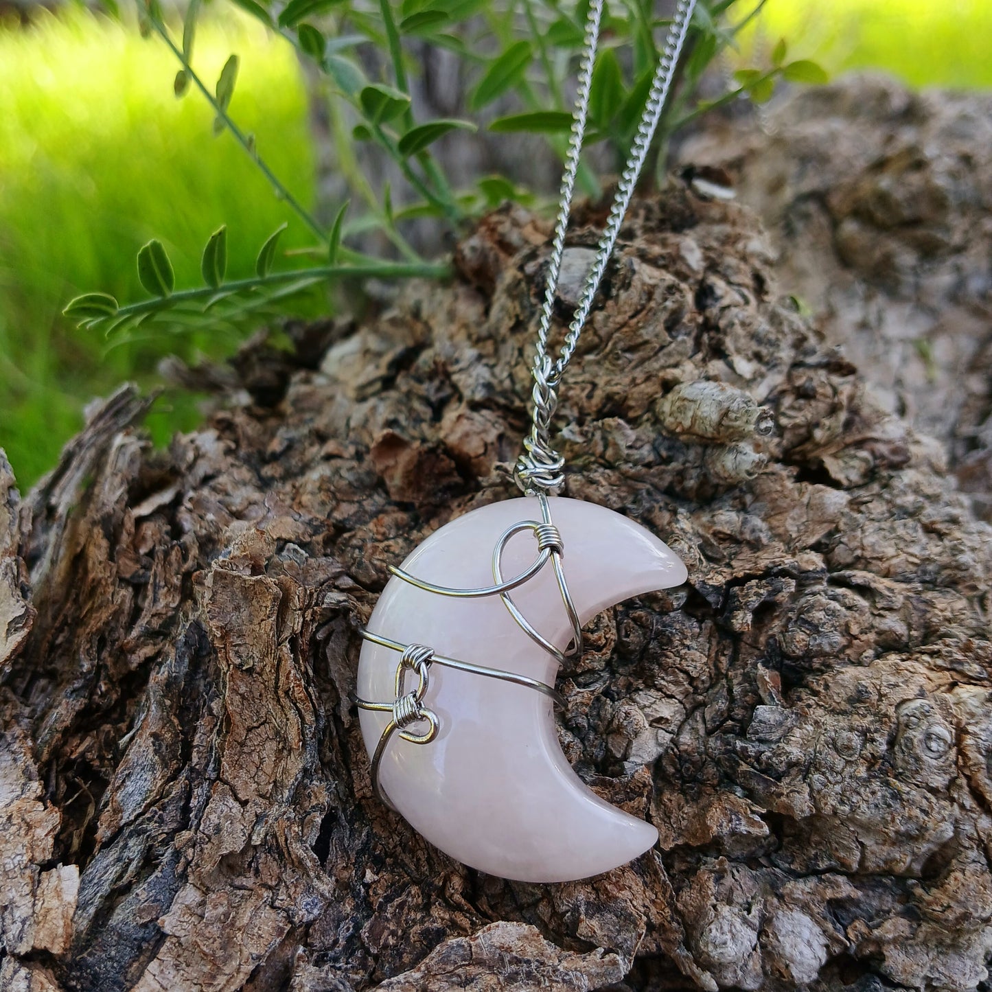 Colar "Moon" de Quartzo Rosa - Coleção de Outono