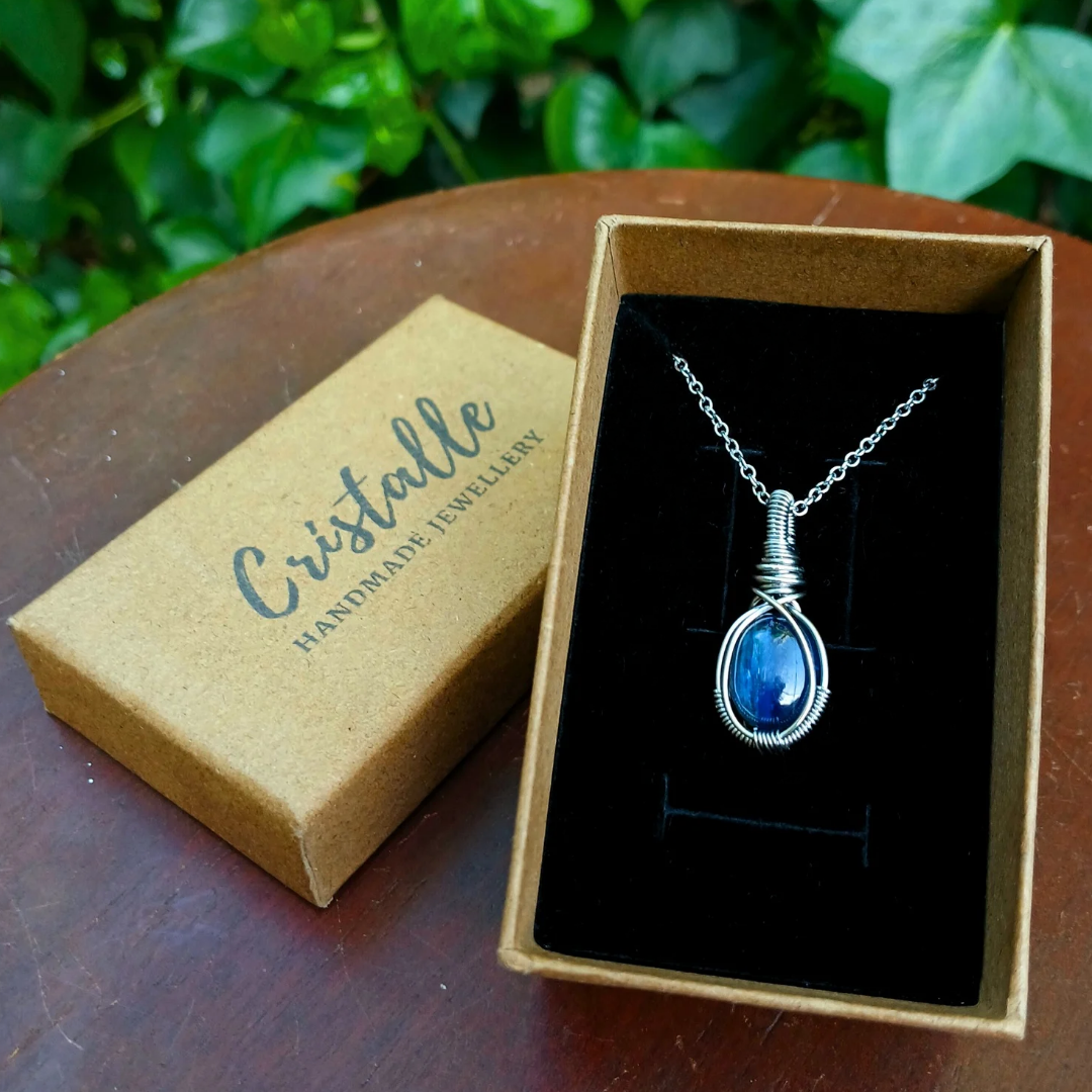 Mini Colar "Classic" de Cianite Azul - Coleção de Outono