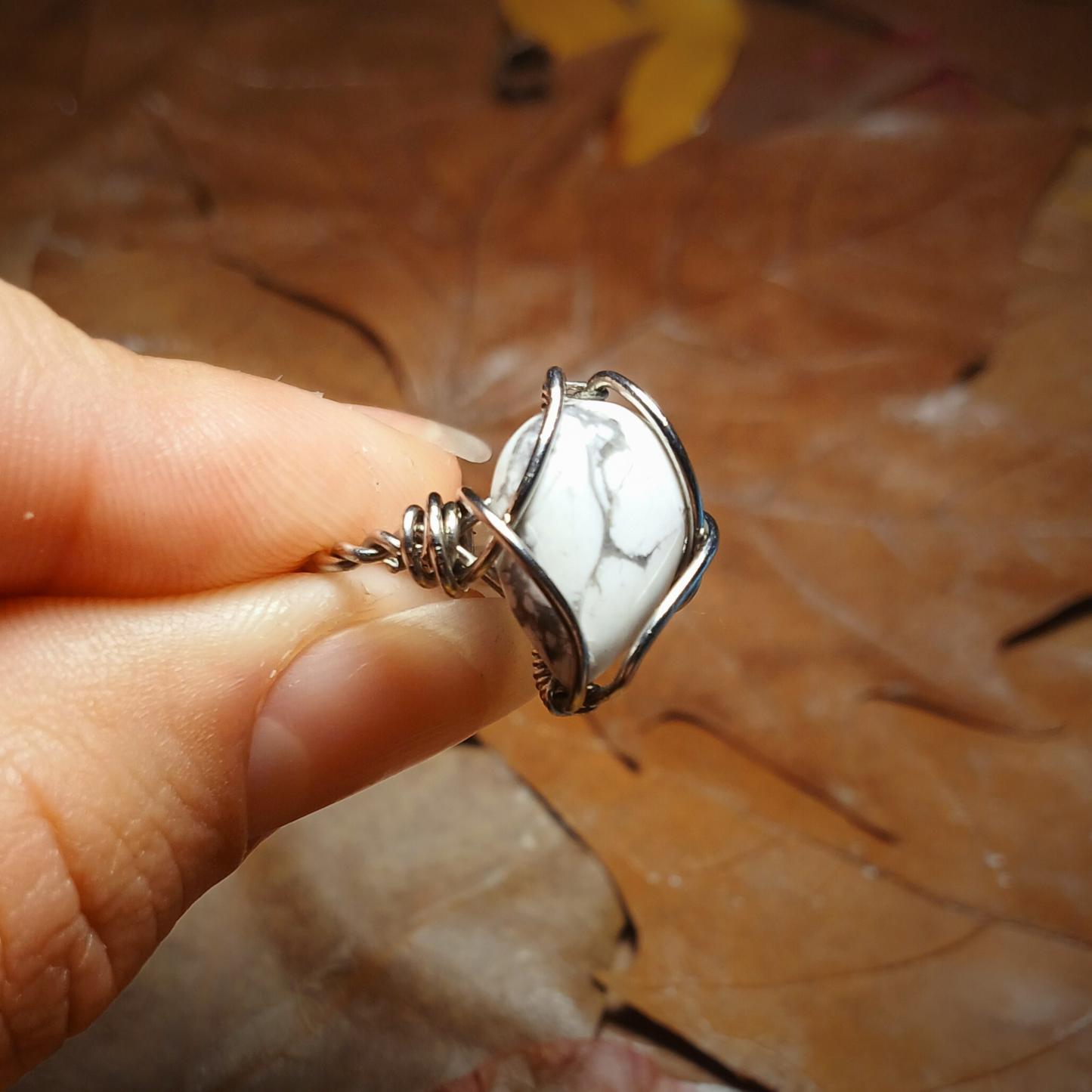 Howlite Ring - Braided Band