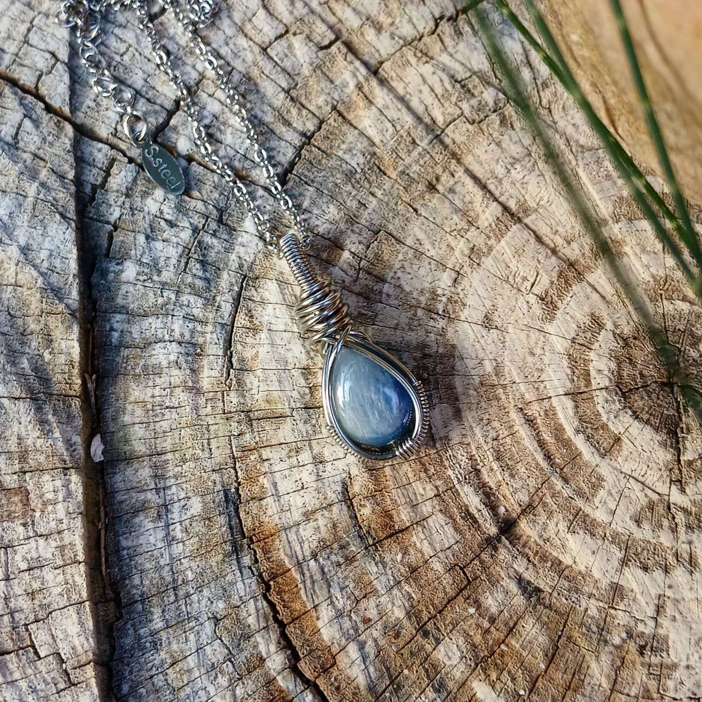 Mini Colar "Classic" de Cianite Azul - Coleção de Outono