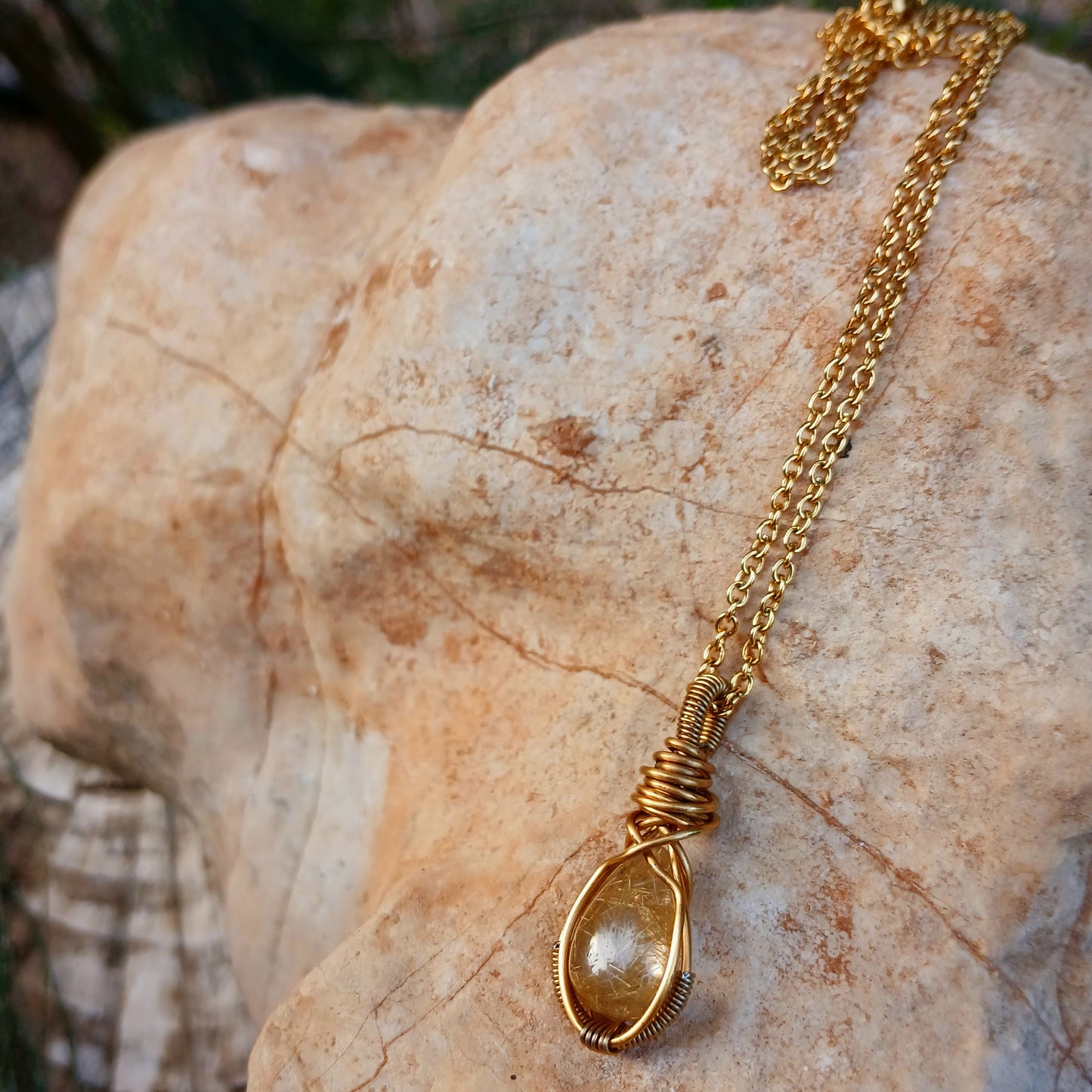 Mini Colar "Classic One" de Quartzo Rutilado Ouro 18K - Coleção de Outono