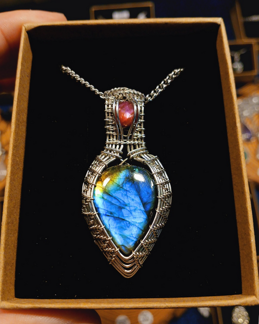 Colar "Victorian" Labradorite Azul e Rubi Rosa Facetado