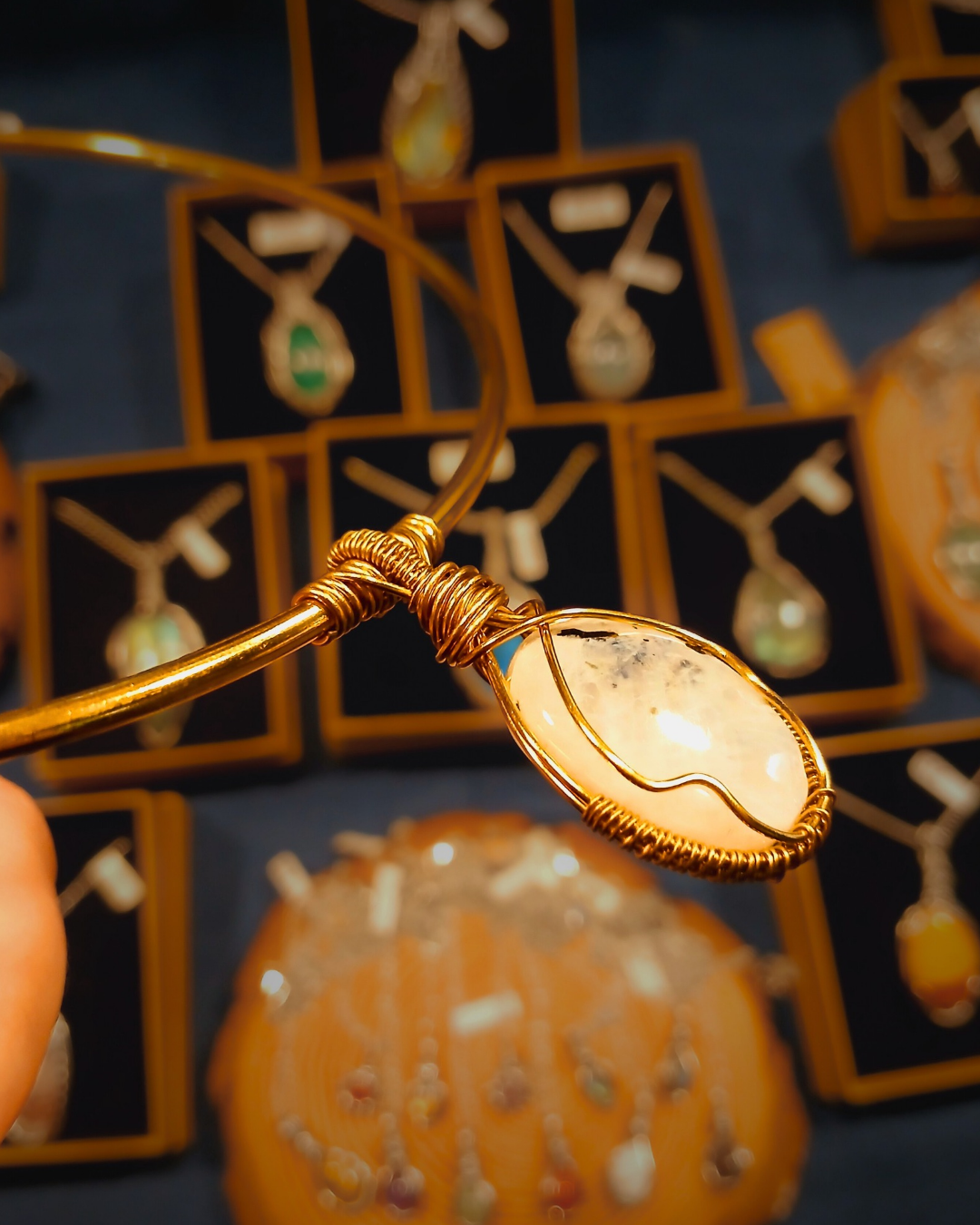 Choker de Pedra da Lua - Ouro 18K