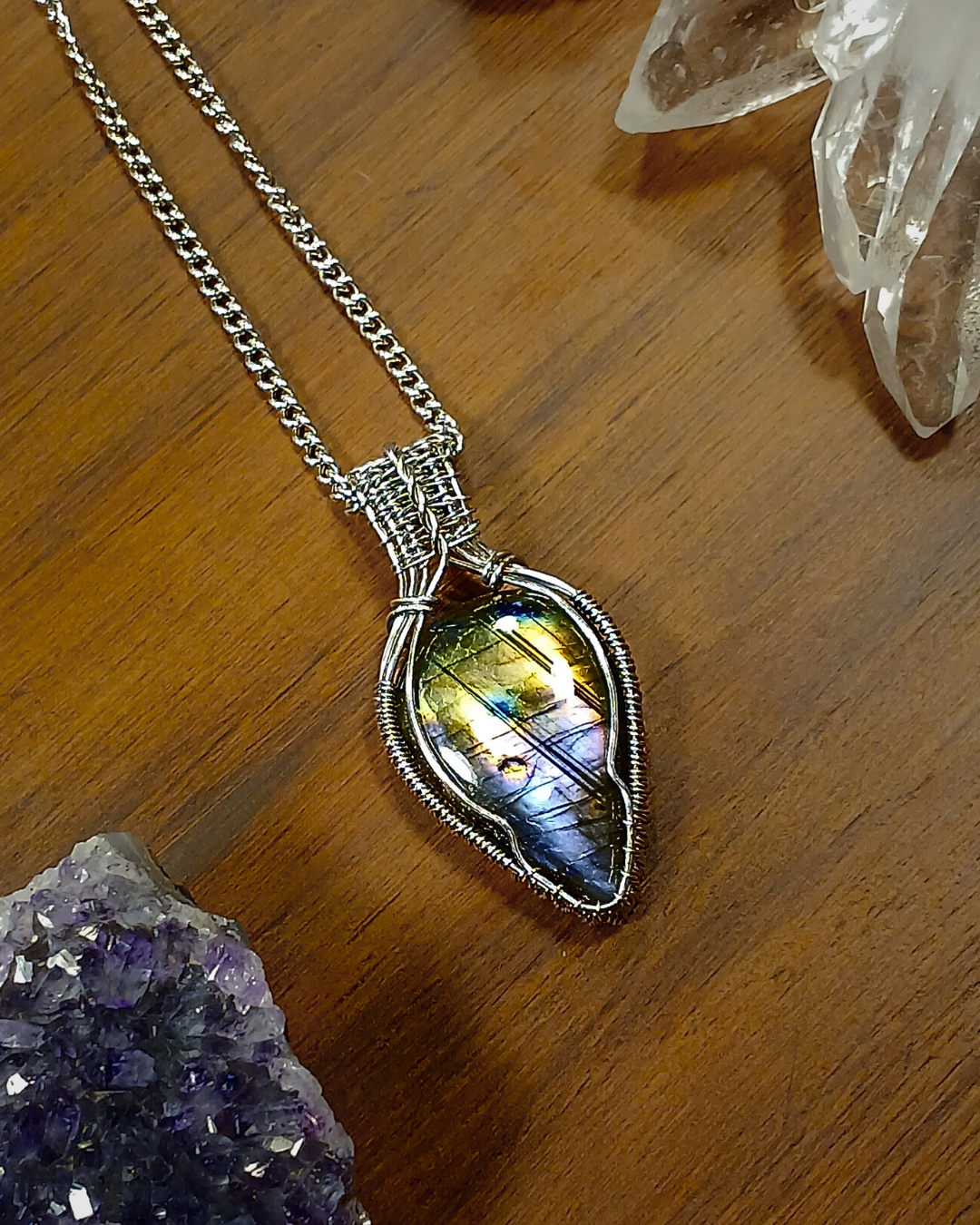 Colar "Victorian Arrow" Labradorite Multicolor