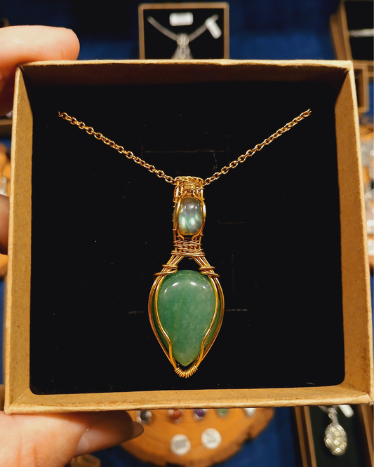 Colar de Quartzo Verde com Labradorite Azul- Ouro 18K