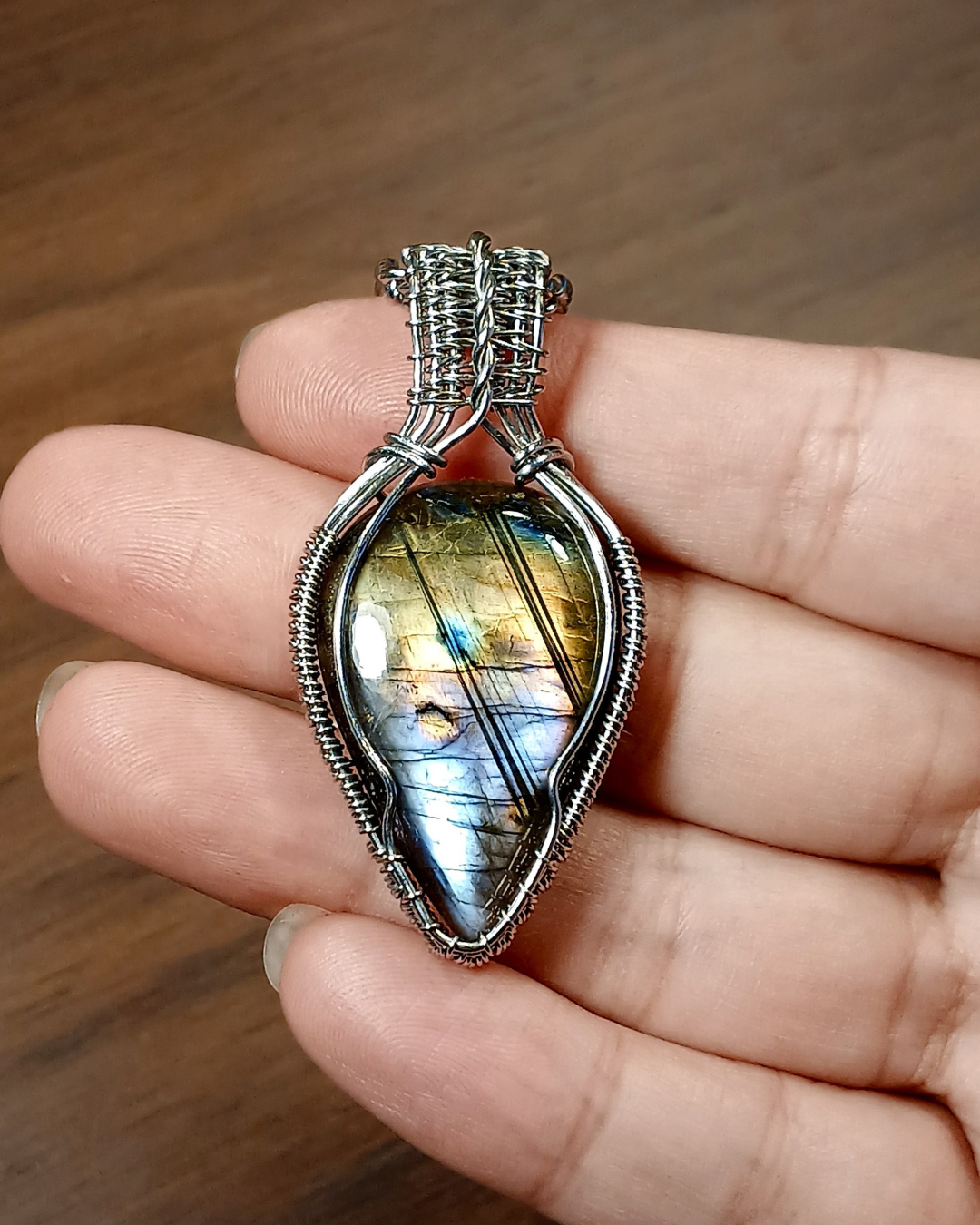 Colar "Victorian Arrow" Labradorite Multicolor