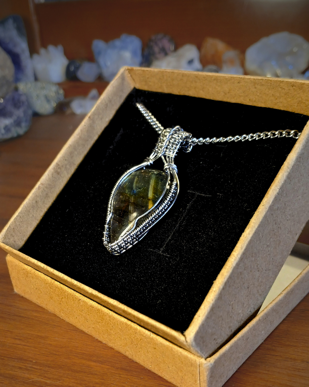 Colar "Victorian Arrow" Labradorite Multicolor
