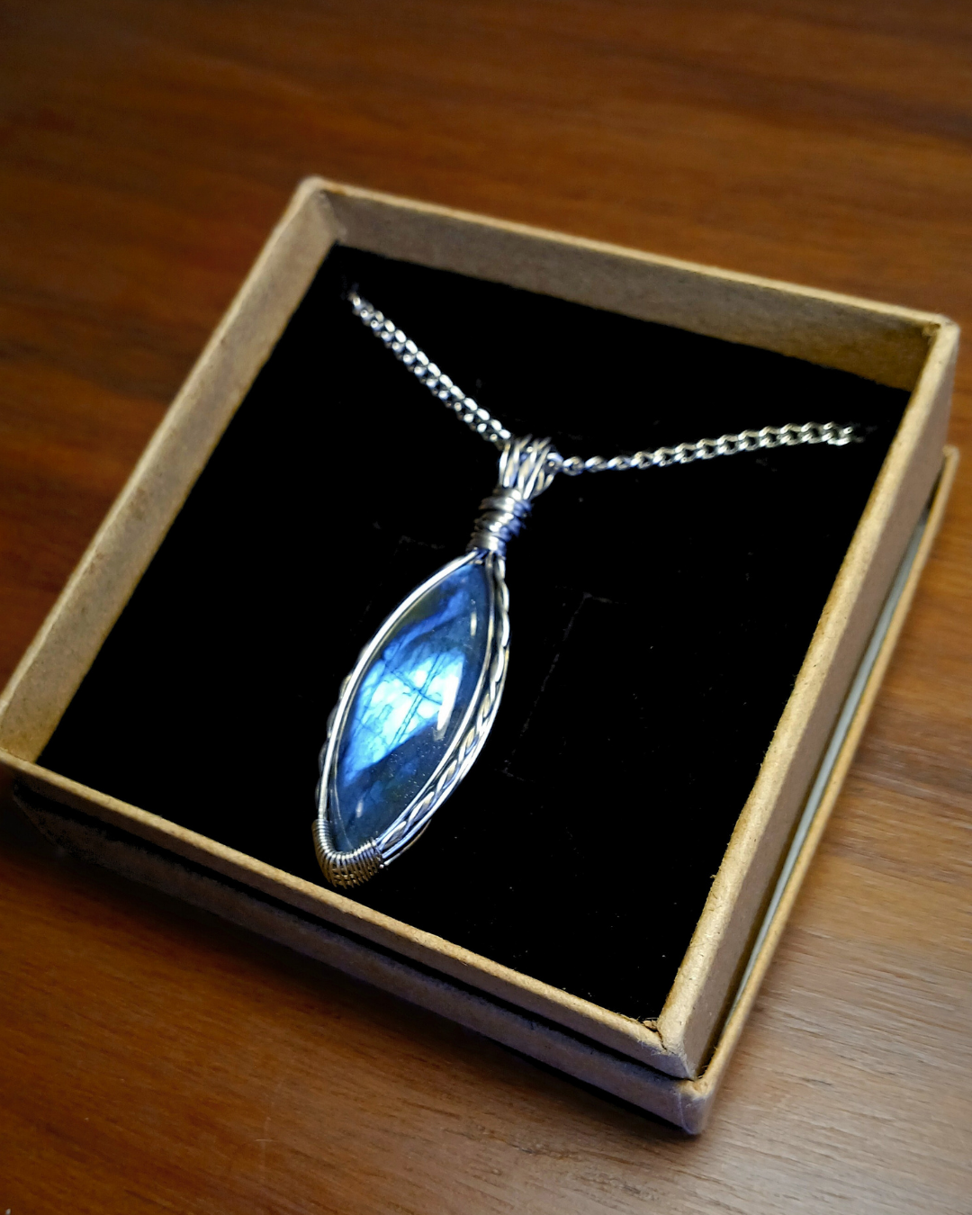 Colar "Dragon'sEye" Labradorite Azul